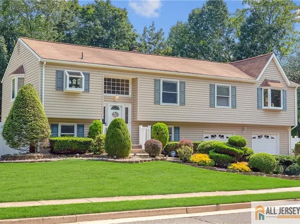 16 Mary Ln, Spotswood, NJ 08884