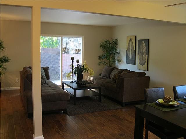 2nd image of 4781 Chateau Dr