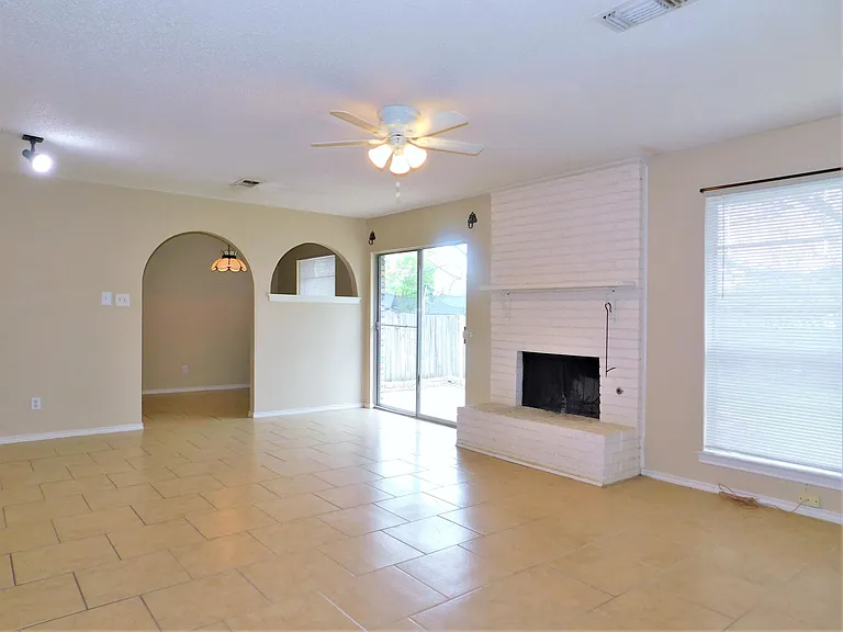 1706 Wisteria St — Photo 7