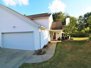 611 Hilltop Terrace Dr, Tallmadge, OH
