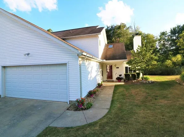 611 Hilltop Terrace Dr, Tallmadge, OH 44278