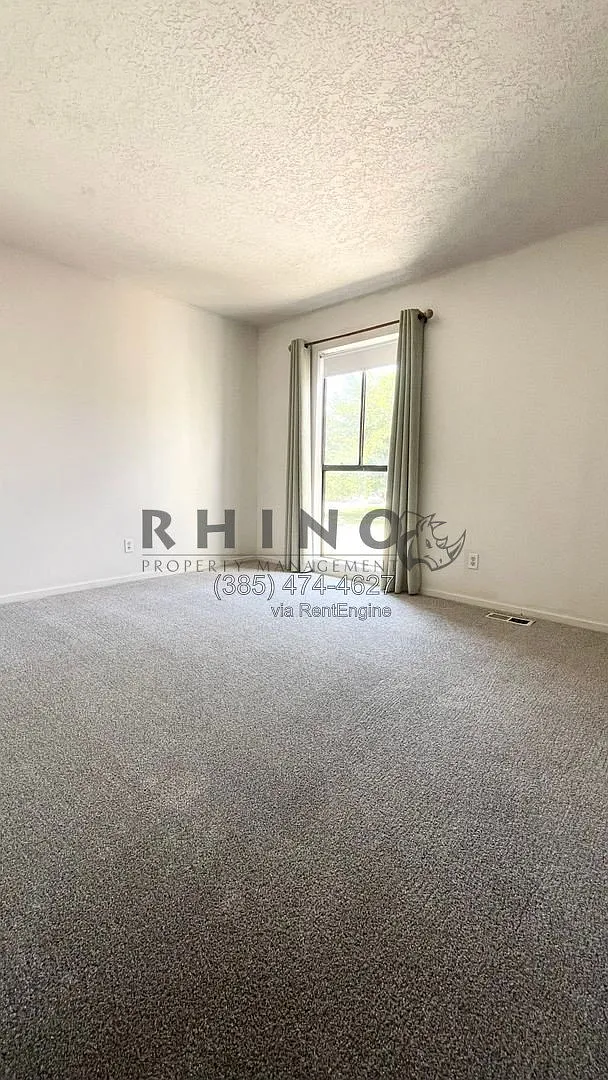 2 bed, 1.5 bath, 983 sqft, $1,600 — Photo 4