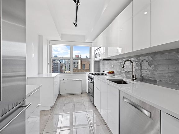 5th image of 139 E 63rd St APT 15-B