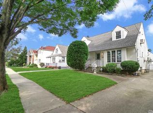 1515 Jasmine Ave, New Hyde Park, NY 11040