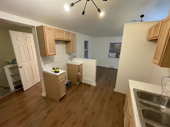 (undisclosed Address), Milwaukee, WI 53218