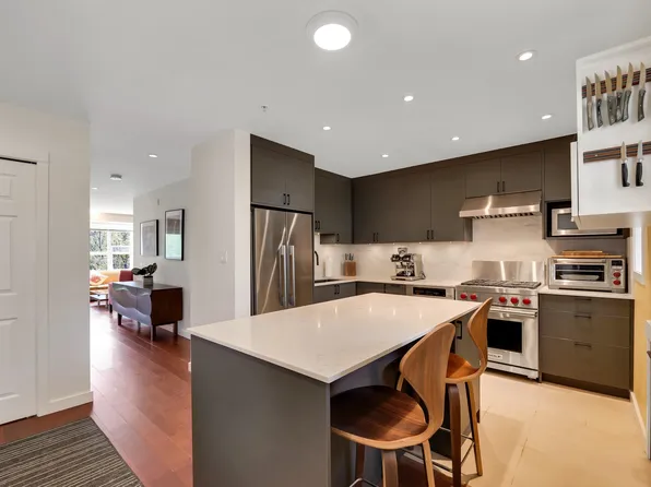 1204 Main St #6, Squamish, BC V8B 0S3