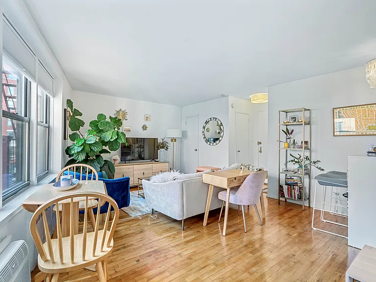 165 Christopher St #2QQ — Photo 6