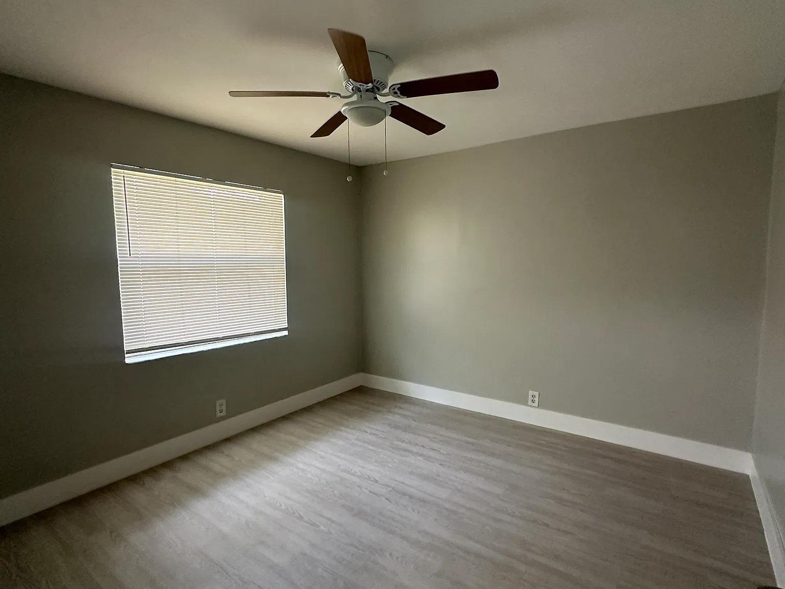 3 bed, 1100 sqft, $2,500 — Photo 3