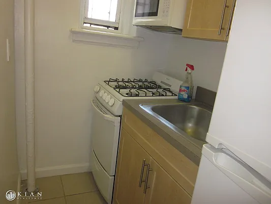 Rented by Kian Realty | media 21