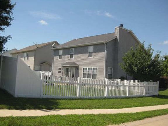 2nd image of 800 Bassett St