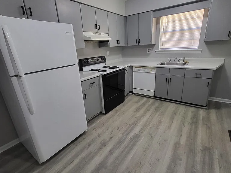 3630 Missionaire Ave — Photo 6