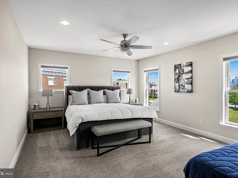 2312 Napoli Way — Photo 30
