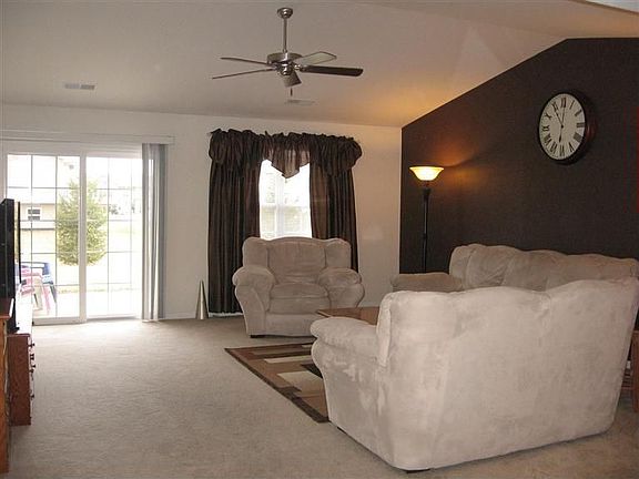 4th image of 8420 Pierce Pl