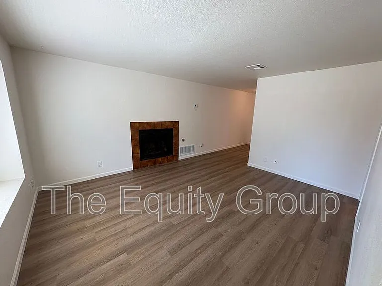 1469 Ben Franklin Ave — Photo 4