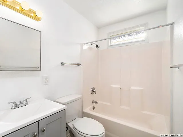 508 Randall Ave — Photo 8