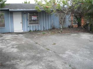 2910 NW 195th St, Miami Gardens, FL 33056