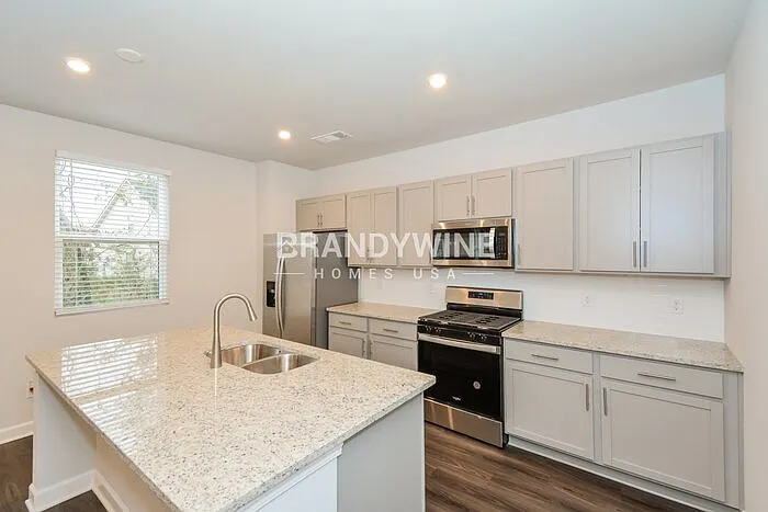 321 Dearborn Station Dr — Photo 5