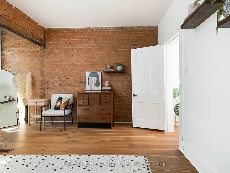 319 Markham St — Photo 13