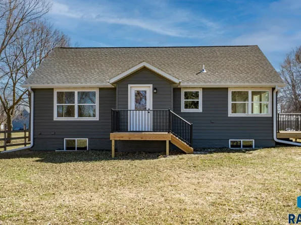 105 W Elder St, Montrose, SD 57048