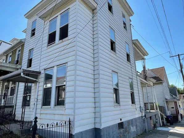 239 Locust St, Steelton, PA 17113