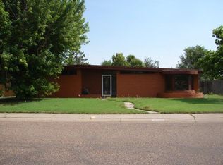 1006 Harrison Cir, Liberal, KS 67901