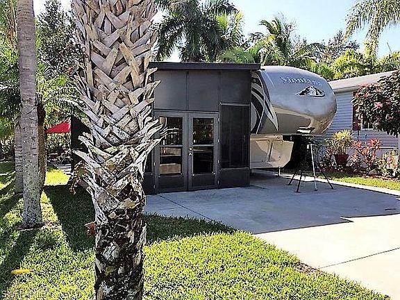 3rd image of 1654 Diamond Lake Cir