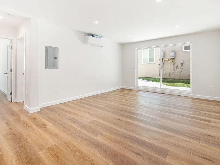 1512 S Durango Ave — Photo 5
