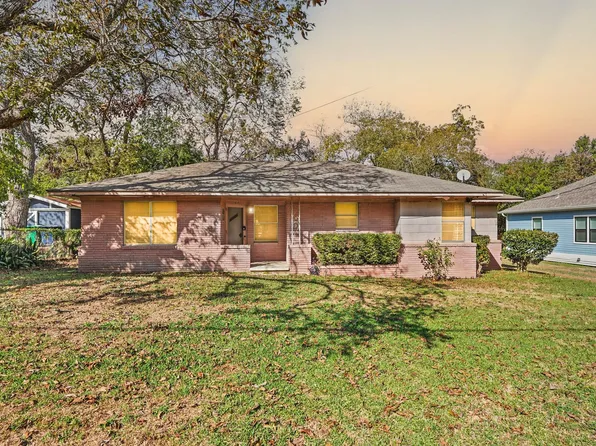 408 W Chauncy Street, Brenham, TX 77833