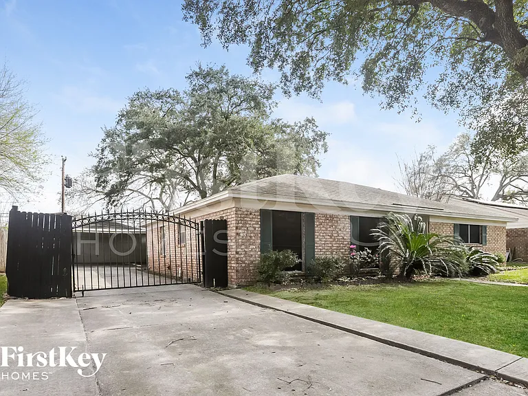 12115 Hillcroft St — Photo 1