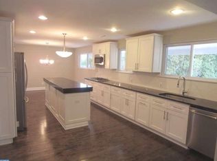 504 S Olds Blvd, Fairless Hills, PA 19030