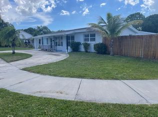 5230 10th St N, Saint Petersburg, FL 33703