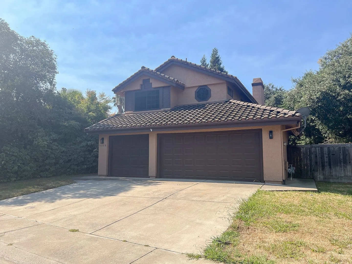 Large Home on Quiet Court — Photo 2