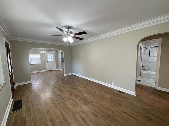 5th image of 1750 Laurel Ave