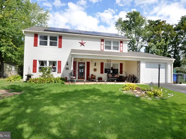 44 Myrtlewood Ln, Willingboro, NJ 08046