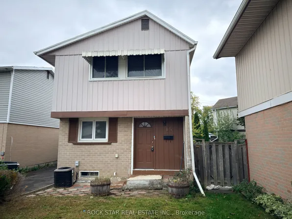 15 Hardcastle Ct, Brampton, ON L6S 2B2