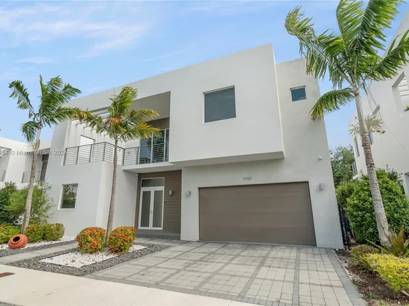 9980 NW 74th Ter, Doral, FL 33178