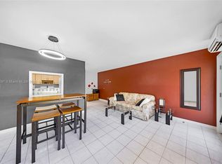 R0-Len Lakes Gardens, Hallandale, FL 33009