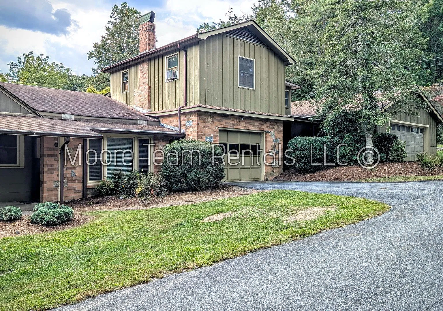 Bonclarken Lane 40 — Photo 1