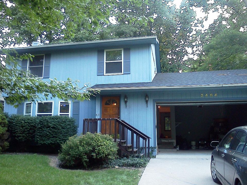 1st image of 2484 Parkwood Ave