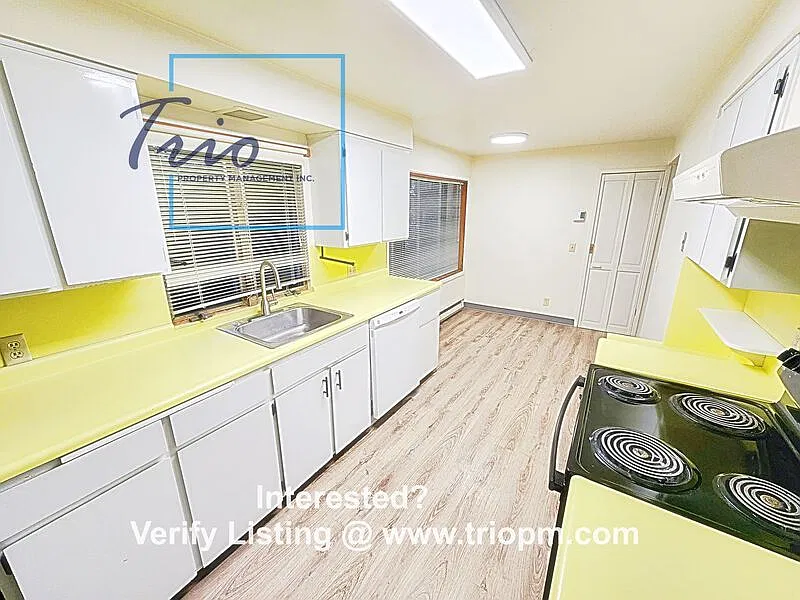 3 bed, 1.0 bath, $2,095 — Photo 2
