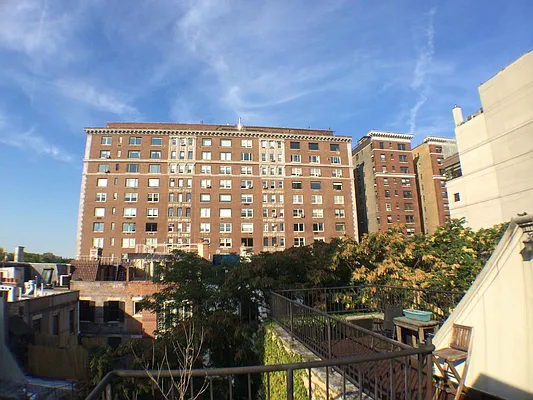 Rented by Francine Realty | media 7