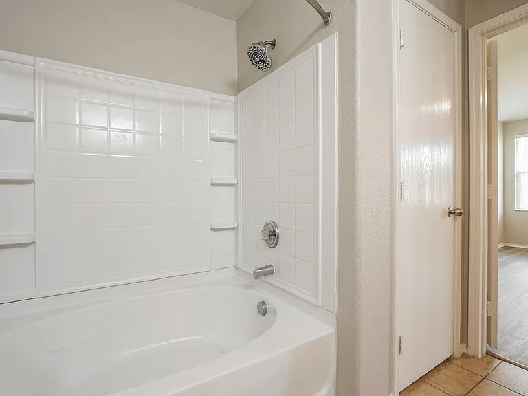1625 Grassy View Dr — Photo 16