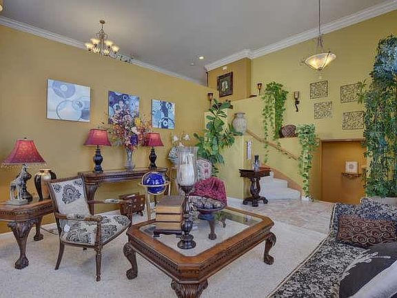 4th image of 738 Jenny Ct