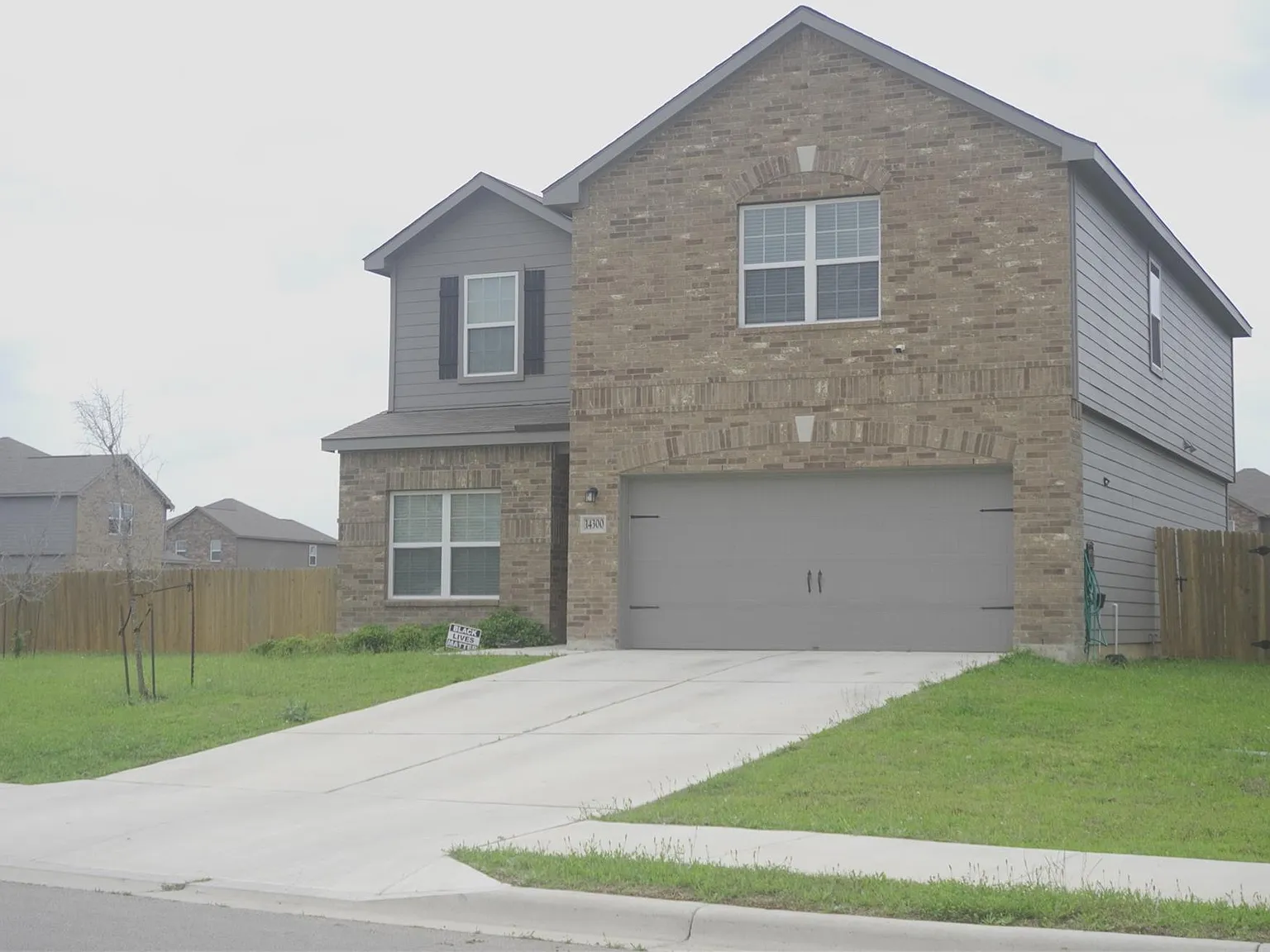 5 bed, 2.5 bath, 2533 sqft, $2,200 — Photo 3