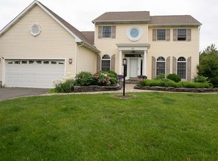 22 Bittersweet Ln, Slingerlands, NY 12159