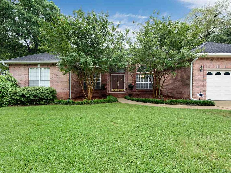 1st image of 305 Fern Pointe Ln