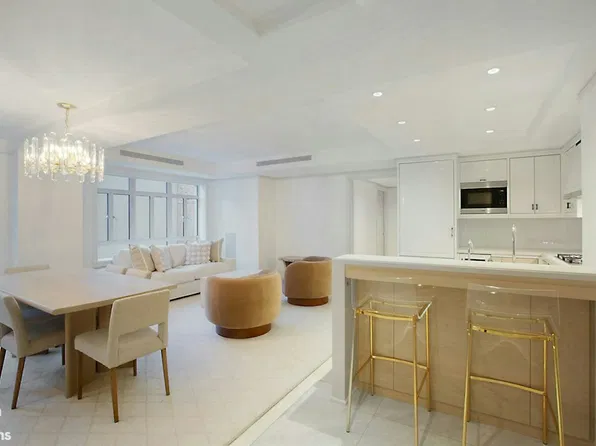 21 East 61st Street image 1 of 19
