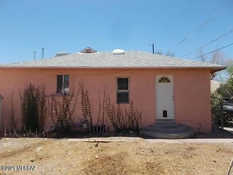 2 bed, 1.5 bath, 950 sqft, $1,150 — Photo 2