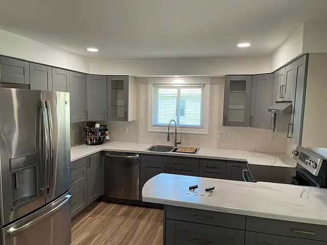 3 bed, 1.5 bath, 1250 sqft, $2,200 — Photo 3