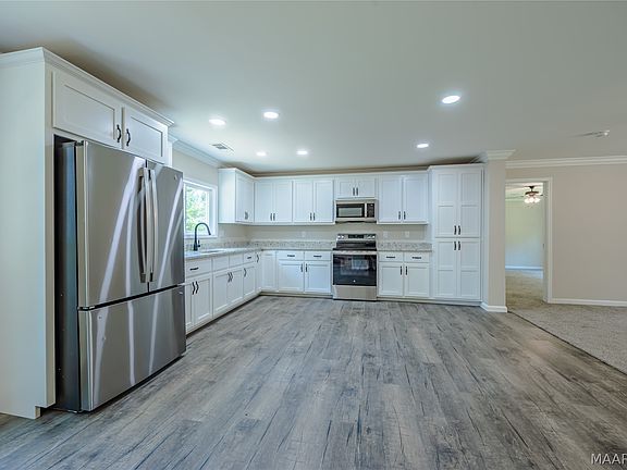3rd image of 830 County Road 514